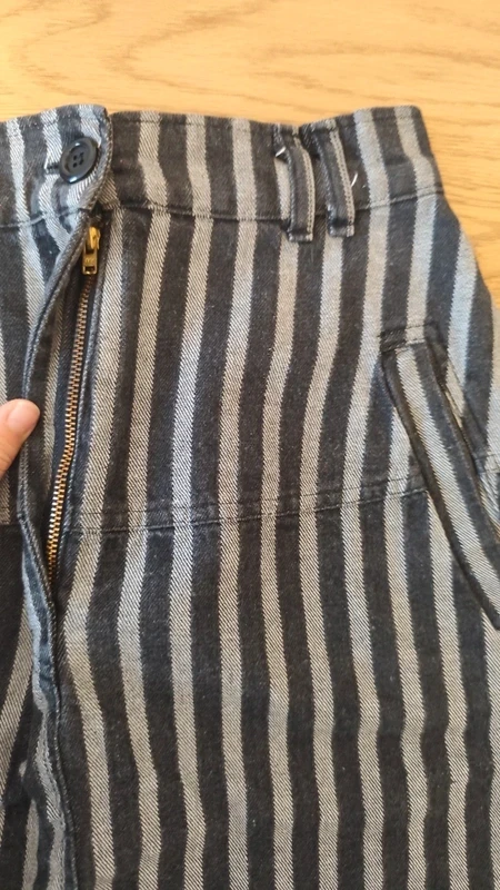 Retro/grunge grey and black striped denim pencil skirt knee-length size 3 – photo 5